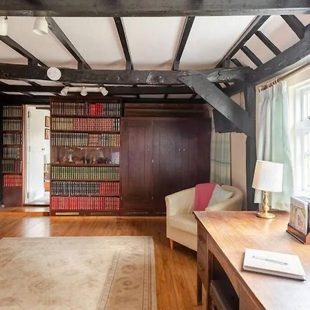 Cozy One-Bedroom Cottage In Great Tey Kültér fotó