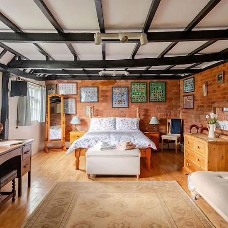 Cozy One-Bedroom Cottage In Great Tey Kültér fotó