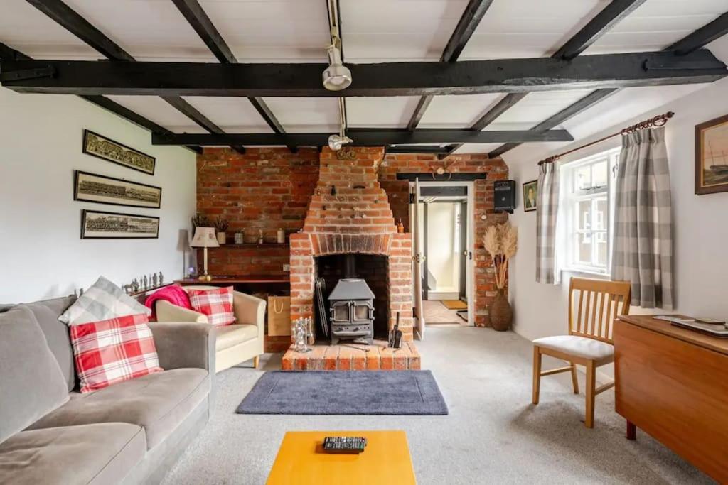 Cozy One-Bedroom Cottage In Great Tey Kültér fotó